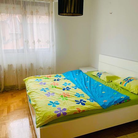Cozy City Center Apartment Прізрен Екстер'єр фото